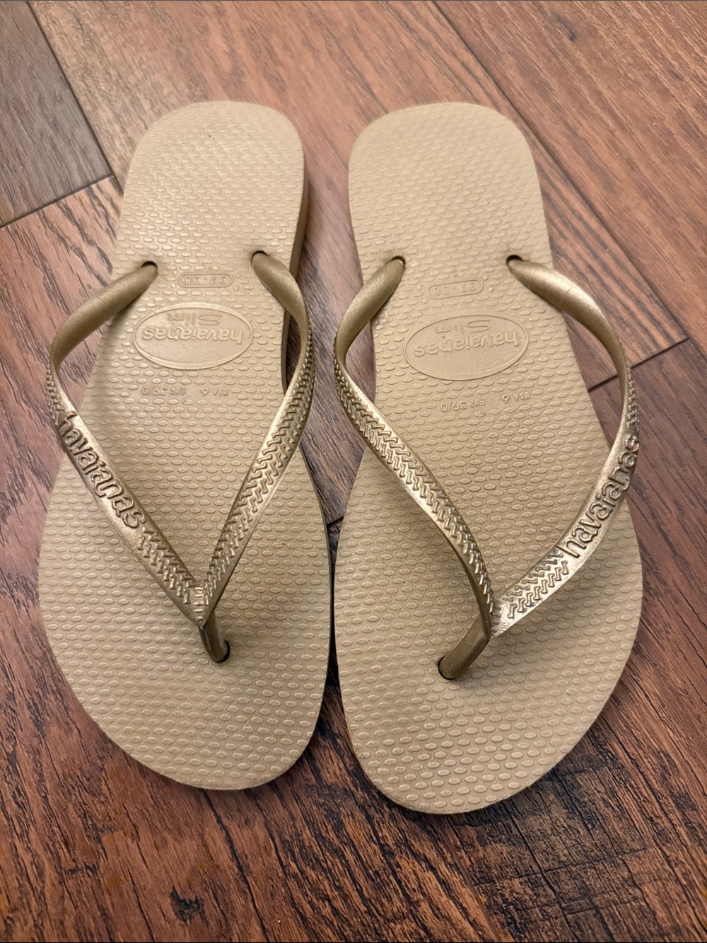 Havaianas Slim Metallic Gold Flip Flops - Picture 4 of 4